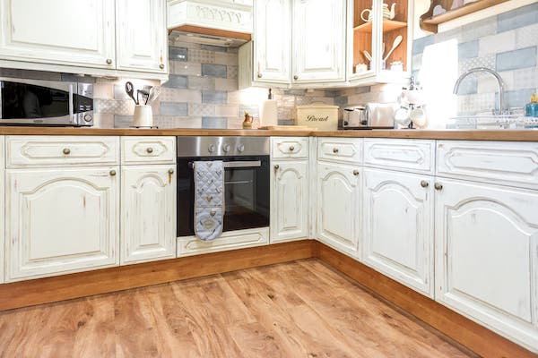Fully equipped modern kitchen